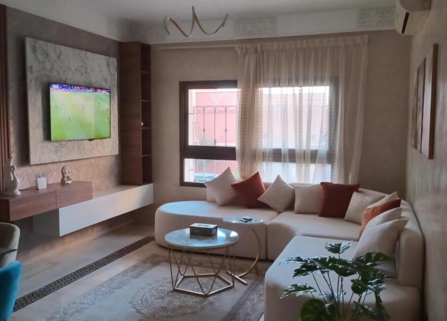 Luxury Apartment With Swimming Pool In Gueliz Marrakech Marakeş